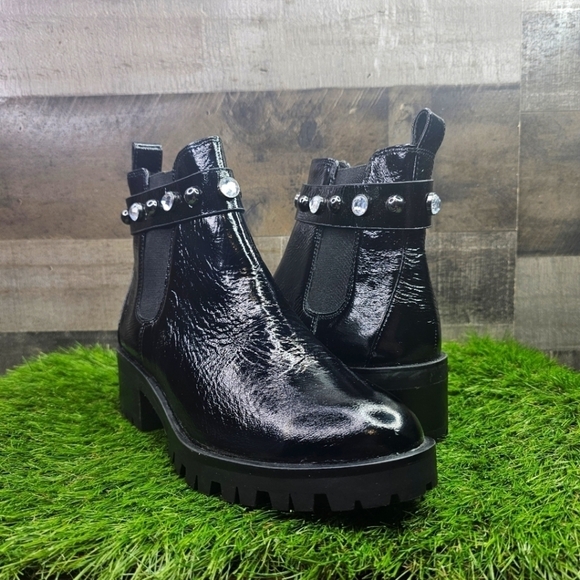 New Karl Lagerfeld Paris Porshay Lug Sole Bootie - Picture 1 of 10